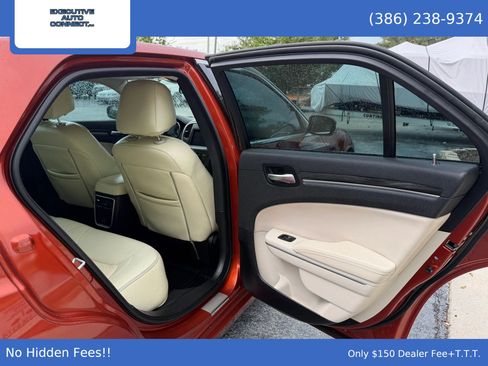 Used 2021 Chrysler 300 Touring w/ Driver Convenience Group RWD image 12