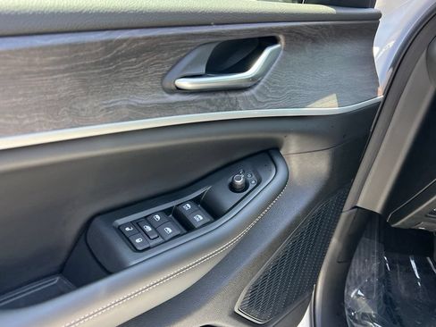 New 2026 Jeep Grand Cherokee L 4WD image 18
