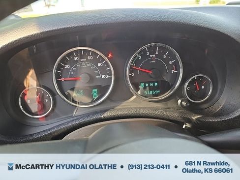Used 2015 Jeep Wrangler Unlimited Sahara w/ Connectivity Group AWD/4WD image 6