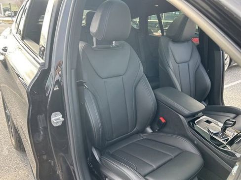 Used 2024 BMW X4 M40i w/ Premium Package image 17