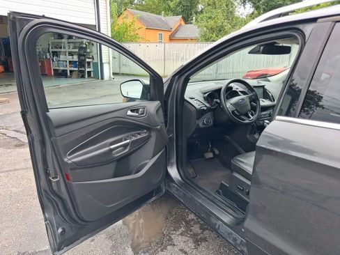 Used 2019 Ford Escape Titanium AWD/4WD image 12