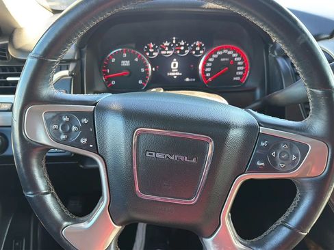 Used 2015 GMC Yukon Denali w/ Premium Package AWD/4WD image 20