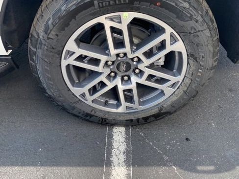 New 2025 Ford Expedition Active image 5