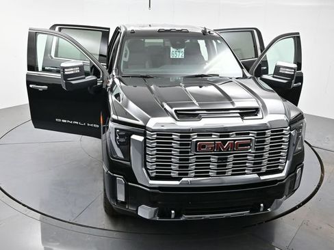 Used 2025 GMC Sierra 2500 Denali w/ Denali Reserve Package image 45