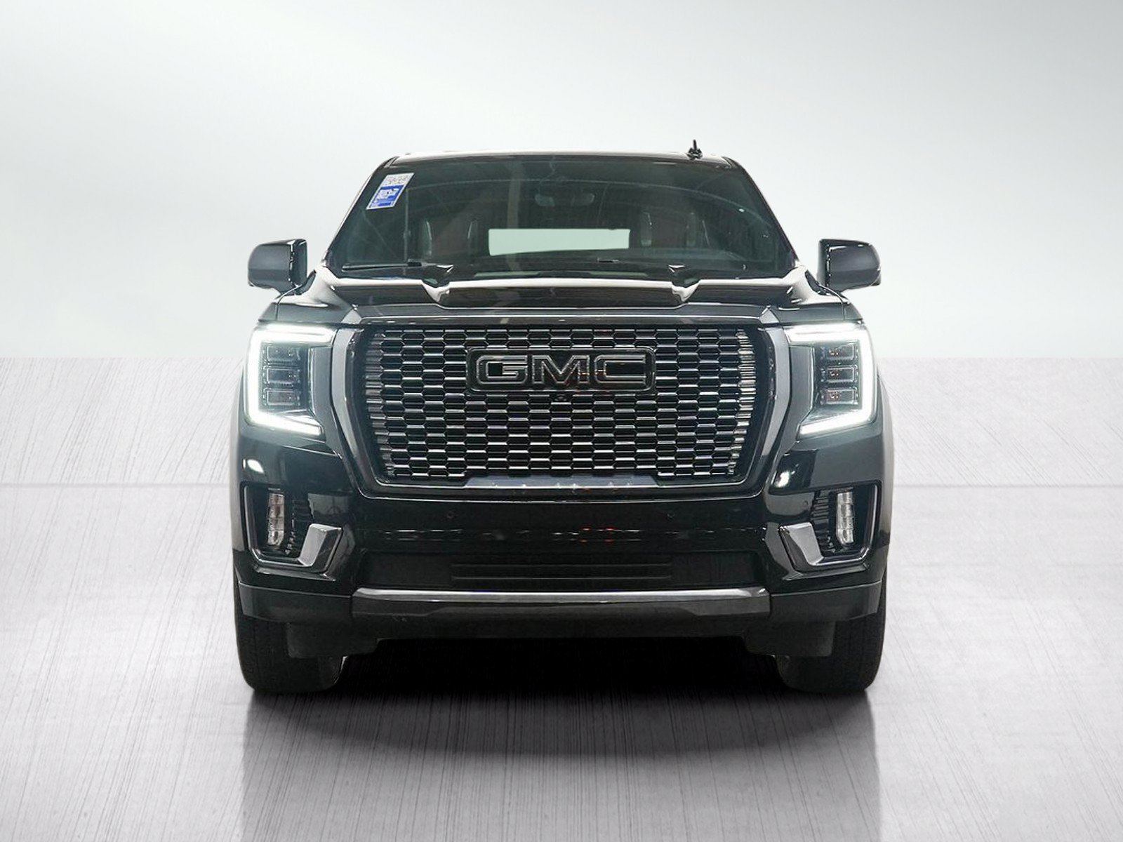 Used 2024 GMC Yukon Denali Ultimate AWD/4WD image 8