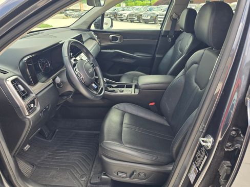 Used 2023 Kia Sorento S w/ Panoramic Sunroof Package AWD/4WD image 12
