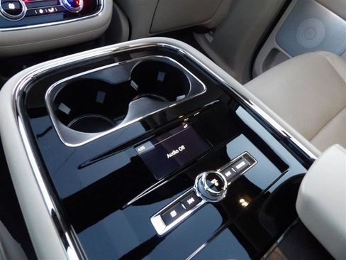 Used 2019 Lincoln Navigator L Reserve image 28