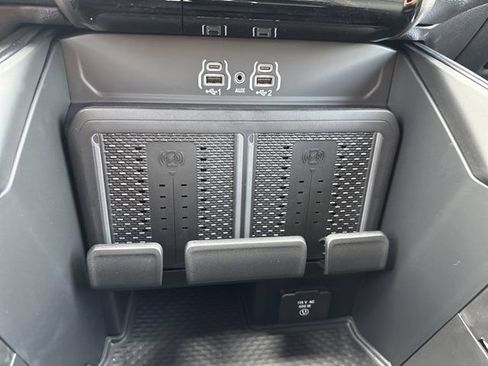 New 2026 RAM 2500 Laramie AWD/4WD image 44