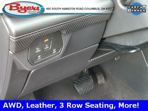 Used 2025 Volkswagen Atlas SE image 13