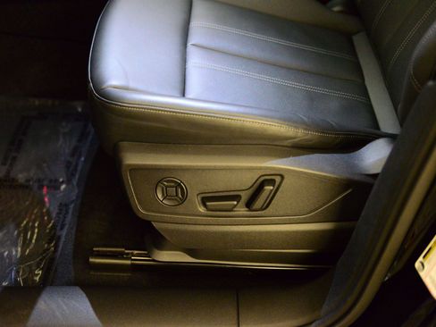 Certified 2025 Audi Q5 Premium Plus image 10