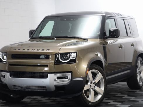 New 2024 Land Rover Defender 110 SE image 1