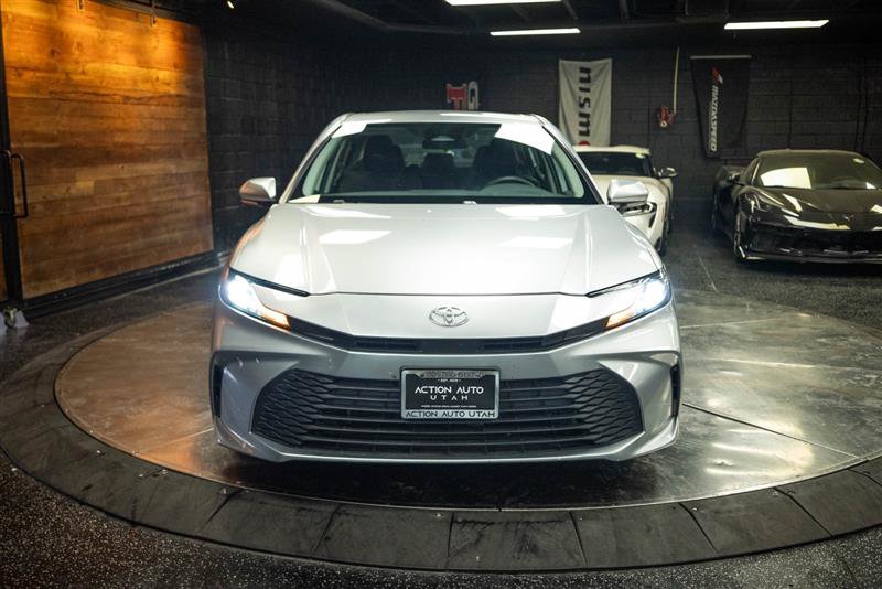 Used 2025 Toyota Camry LE FWD image 4