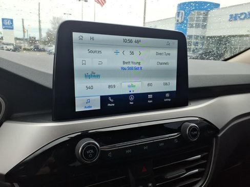 Used 2020 Ford Escape SE image 11