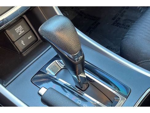 Used 2015 Honda Accord EX image 30