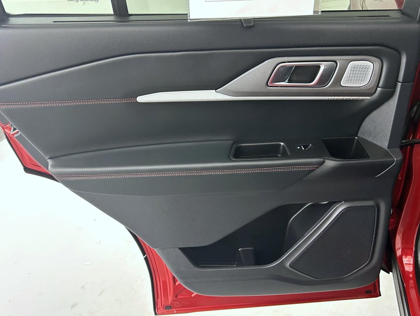 Used 2025 Ford Explorer ST AWD/4WD image 22