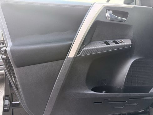 Used 2015 Toyota RAV4 XLE AWD/4WD image 13