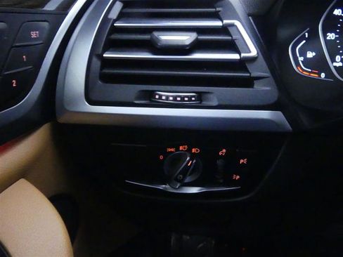 Used 2022 BMW X3 xDrive30i w/ Convenience Package image 18