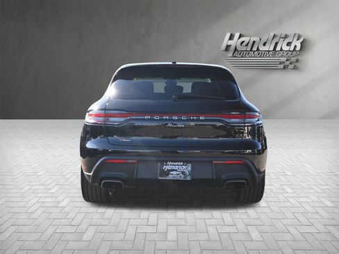 Used 2023 Porsche Macan image 10