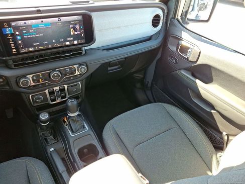 Used 2025 Jeep Wrangler Sahara w/ Safety Group image 12