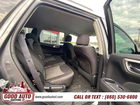 Used 2017 Nissan Pathfinder S image 17