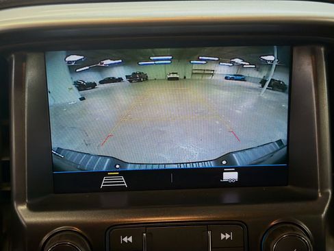 Used 2022 Chevrolet Colorado LT w/ LT Convenience Package AWD/4WD image 13