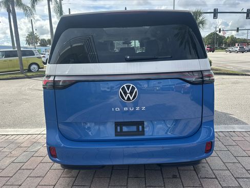 New 2025 Volkswagen ID. Buzz 1st Edition image 5