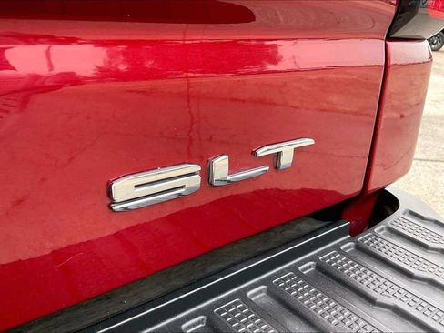 Used 2020 GMC Sierra 1500 SLT RWD image 21