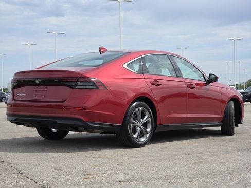 Used 2023 Honda Accord EX image 18