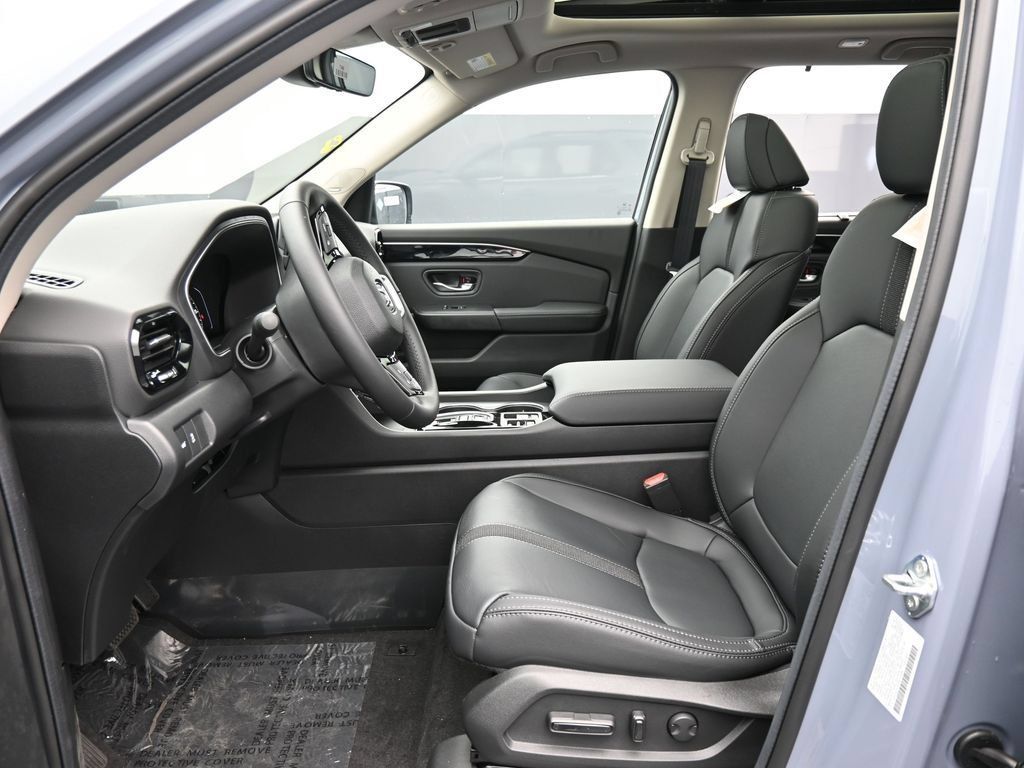 New 2025 Honda Pilot Touring image 20
