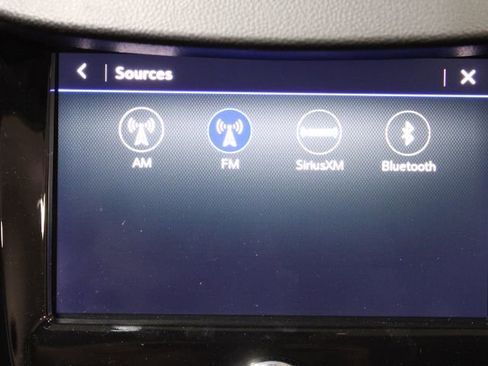 Used 2022 Chevrolet Trax LT w/ LT Convenience Package image 45