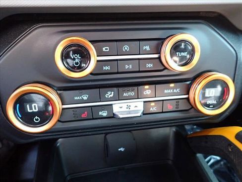 Used 2023 Ford Bronco Badlands w/ Sasquatch Package image 23