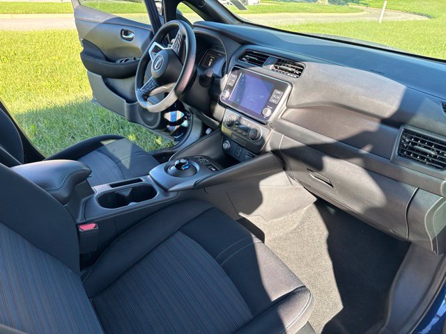 Used 2025 Nissan Leaf S FWD image 10