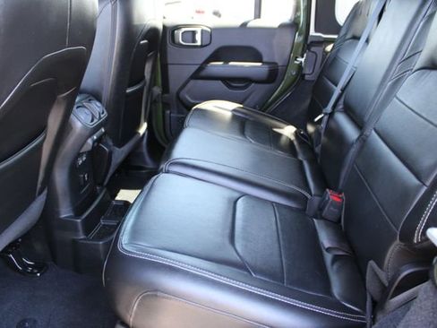 Used 2023 Jeep Wrangler Unlimited Sahara w/ Cold Weather Group AWD/4WD image 40