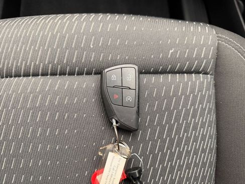 Used 2025 Chevrolet Equinox LT image 18