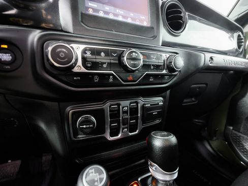 Used 2022 Jeep Wrangler Unlimited Sport AWD/4WD image 25