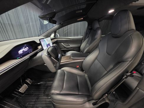 Used 2022 Tesla Model X image 15