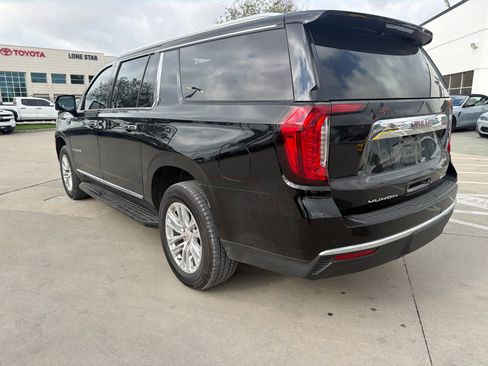 Used 2024 GMC Yukon XL SLT w/ SLT Luxury Package image 2
