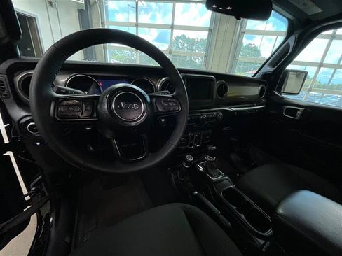 Used 2023 Jeep Wrangler Unlimited w/ Cold Weather Group AWD/4WD image 15