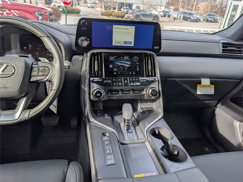 New 2026 Lexus LX 700h Luxury image 15