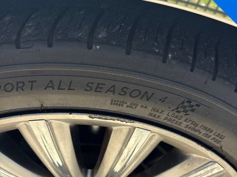 Used 2015 Lincoln MKS w/ Equipment Group 101A FWD image 10