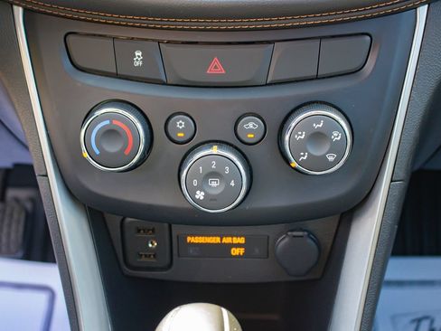 Used 2020 Chevrolet Trax LS AWD/4WD image 28