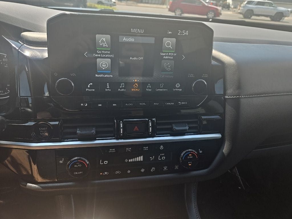 Used 2025 Nissan Pathfinder SL AWD/4WD image 19