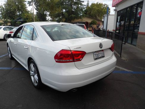 Used 2014 Volkswagen Passat 1.8T SE FWD image 4