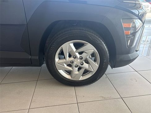 Used 2024 Hyundai Kona SE image 14