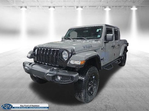 Used 2021 Jeep Gladiator Sport AWD/4WD image 3