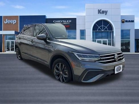Used 2022 Volkswagen Tiguan SE AWD/4WD image 8