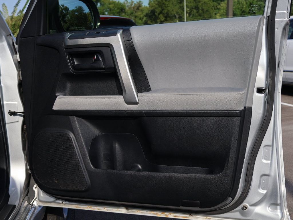 Used 2013 Toyota 4Runner SR5 AWD/4WD image 11