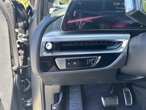 New 2026 Cadillac Lyriq V AWD/4WD image 33