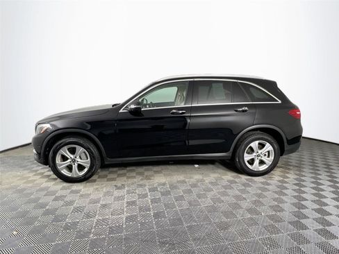 Used 2018 Mercedes-Benz GLC 300 4MATIC image 3