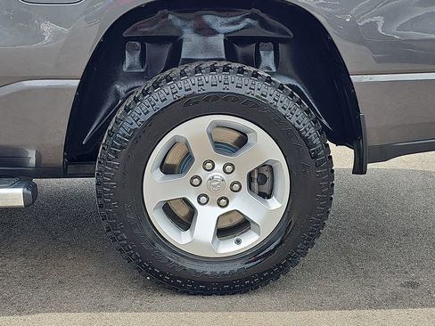 Used 2019 RAM 1500 Big Horn AWD/4WD image 35